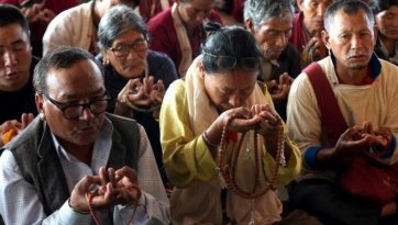 Далай-ламе поднесли молебен о долгой жизни