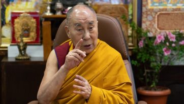 О третьем дне учений Далай-ламы для буддистов из стран Азии