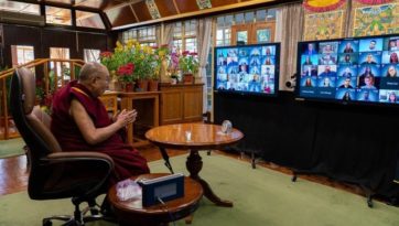 Далай-лама принял участие в диалоге «Лидерство и счастье»