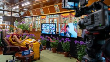 О втором дне учений Далай-ламы по сочинению Чже Цонкапы «Счастливая судьба»