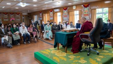 Далай-лама встретился с участниками конференции «Диалог во имя нашего будущего»