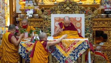 Далай-лама даровал посвящение Тысячерукого Авалокитешвары