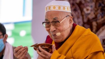 Далай-лама встретился с мусульманской общиной Падума и побеседовал с местной молодежью