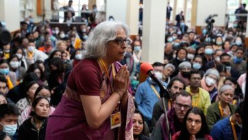 Далай-лама встретился со слушателями курса философии буддизма традиции Наланды Тибетского дома в Дели 