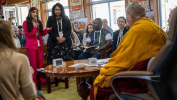Далай-лама побеседовал с молодыми лидерами о сострадании в действии