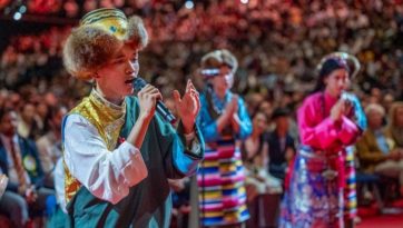 Тибетские сообщества Швейцарии и Лихтенштейна поднесли Далай-ламе молебен о долголетии