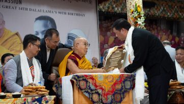 В Дхарамсале отпраздновали 90-летие Его Святейшества Далай-ламы и открыли Год сострадания