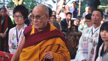 Сотни последователей собрались на учения Далай-ламы в Дхарамсале