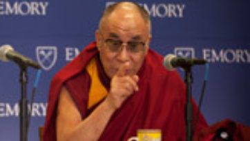 Далай-лама прочитал в университете Эмори лекцию о природе и практике сострадания