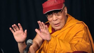 Далай-лама вновь призвал проявлять милосердие к курам