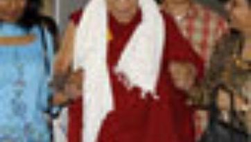 Далай-лама: Молодые индийцы должны сохранять идеалы ненасилия