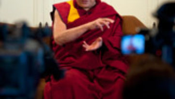 Япония приветствует Его Святейшество Далай-ламу