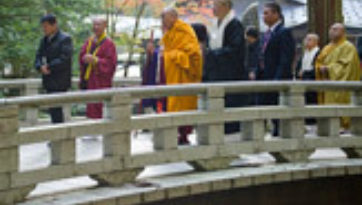 Далай-лама даровал предварительное посвящение Ваджрадхату