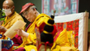 Далай-лама завершил посвящение Ваджрадхату