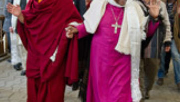 Архиепископ Десмонд Туту встретился с Далай-ламой в Дхарамсале