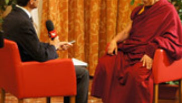 Далай-лама выступил перед студентами в Удине