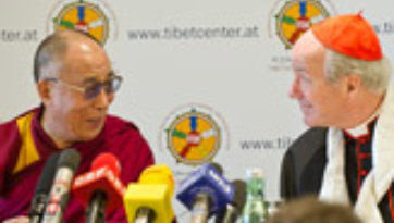 Далай-лама встретился с кардиналом Шенборном и принял участие в молебне в соборе Св. Стефана в Вене