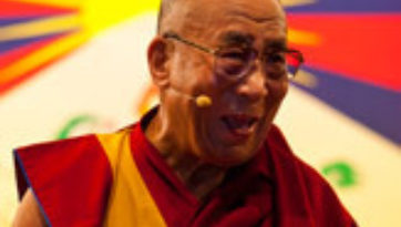 Далай-лама встретился с Аун Сан Су Чжи и выступил в лондонском Альберт-холле