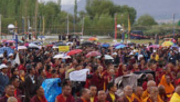 Далай-лама открыл философскую конференцию, встретился с представителями общественности и даровал учения в Лехе