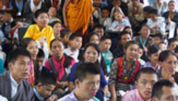 В Дехрадуне Его Святейшество Далай-лама даровал учения по тексту Нагарджуны «Драгоценная гирлянда»