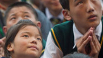 Его Святейшество Далай-лама принял участие в праздновании юбилея фонда «Тибетские дома» в Массури