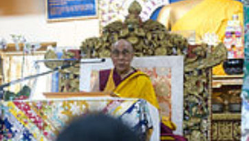 Ученики из более чем 60 стран участвуют в учениях Далай-ламы в Дхарамсале