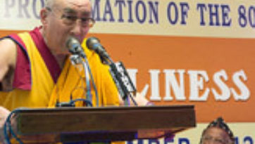 Его Святейшество Далай-лама посетил открытие 80-го Ежегодного паломничества Сивагири в Варкале, штат Керала