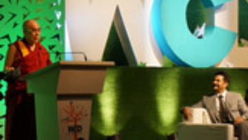 Его Святейшество Далай-лама принял участие во Всемирном дне сострадания в Мумбаи, посвященном вопросам защиты животных