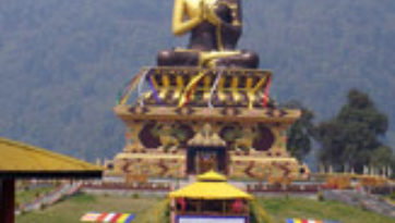 Освящение статуи Будды Татхагата Цал и учения в Равангле, штат Сикким