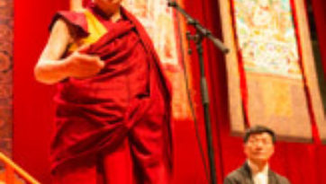 Далай-лама даровал во Фрайбурге посвящение Белой Тары и прочитал лекцию о светской этике