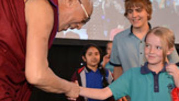 В Палмерстоне Его Святейшество встретился с прессой и выступил с публичной лекцией