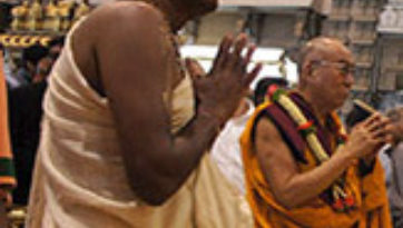 Его Святейшество Далай-лама призвал молодых людей проявлять сострадание