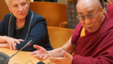 Его Святейшество Далай-лама посетил парламент Литвы и мэрию Вильнюса