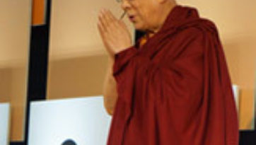 Далай-лама прочитал в Праге лекцию о сострадании и уважении в современном обществе