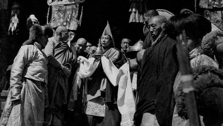 Его Святейшество Далай-лама в Дромо, в Тибете в 1951 г.