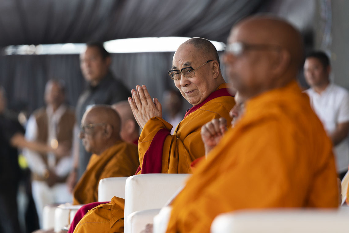 Буддисты это кто. Далай лама буддизм. Тибетский монах Далай лама 14. Монах Далай лама. Буддисты Далай лама.