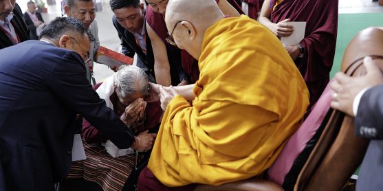 Далай-лама приступил к дарованию публичных аудиенций в Мундгоде