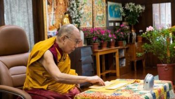 Учения по «Тридцати семи практикам бодхисаттвы» и «Трем основам пути»