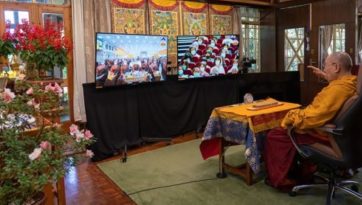 Учения по «Сущности красноречивых изречений» и «Введению в мадхьямаку»