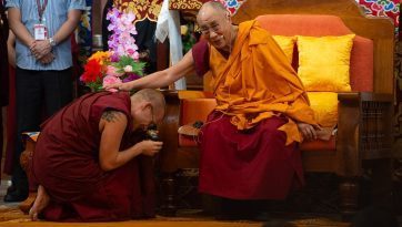 Далай-лама. Я такой же человек, как все