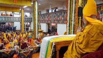 Далай-лама. Молебен о долголетии от имени тибетского народа