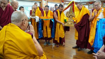 Встреча с монахами из Бурятии, получившими ученые степени геше