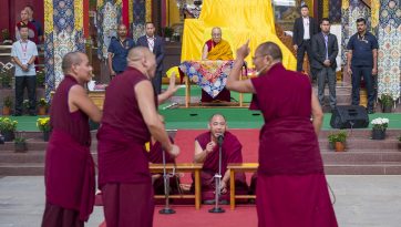 Обращение Далай-ламы к участникам первых показательных монашеских диспутов на естественно-научные темы