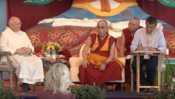 Далай-лама в Институте ламы Цонкапы