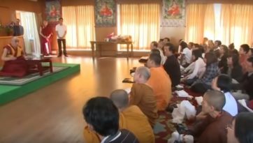 Далай-лама отвечает на вопросы тайских буддистов