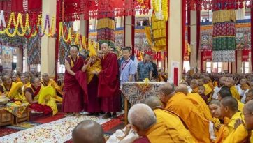 Молебен о долголетии от монастырей Сера Дже и Сера Ме